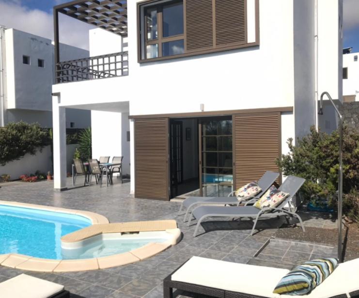 Modern Villa With Sea Views Costa Teguise Exterior photo