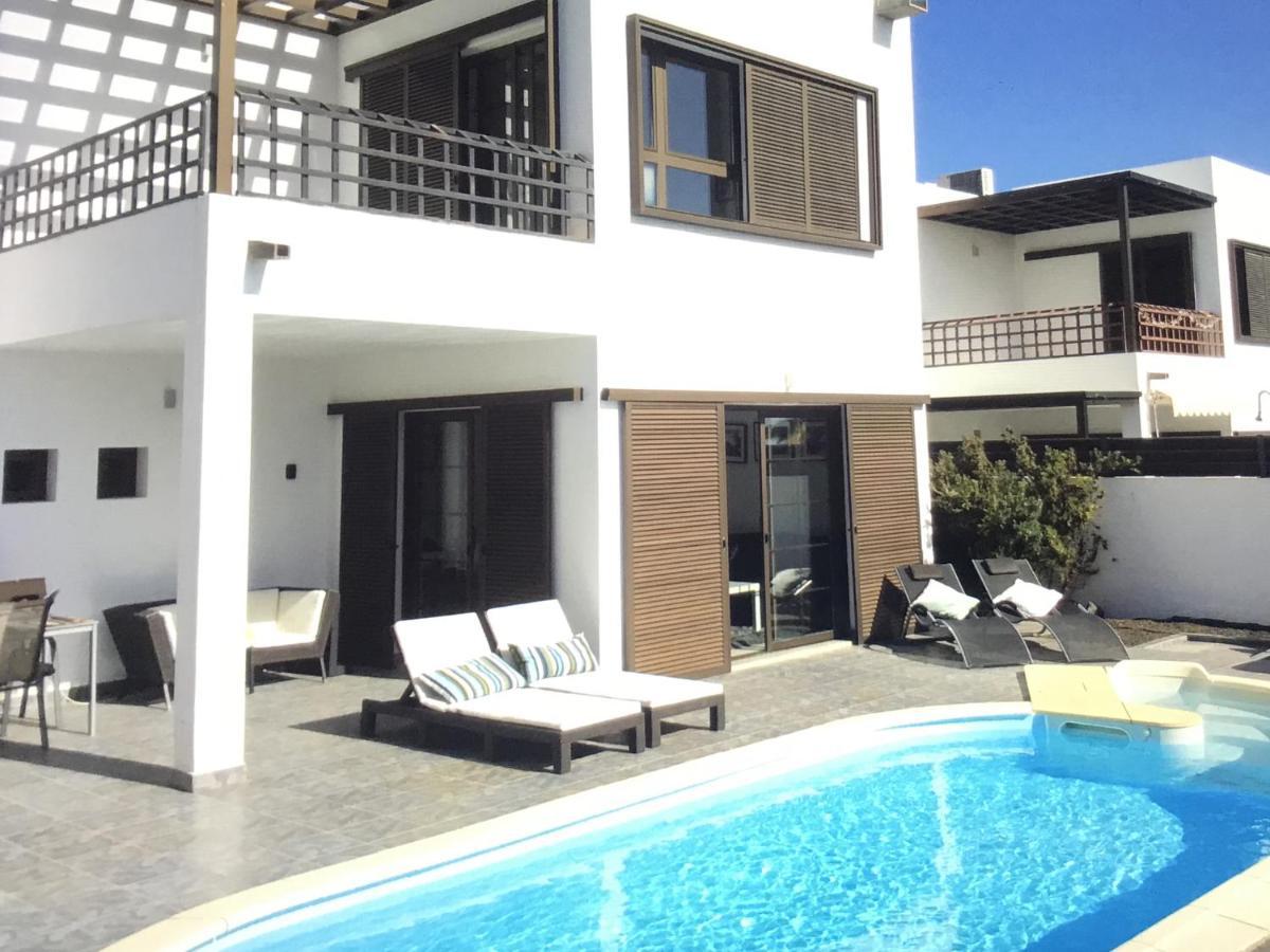 Modern Villa With Sea Views Costa Teguise Exterior photo