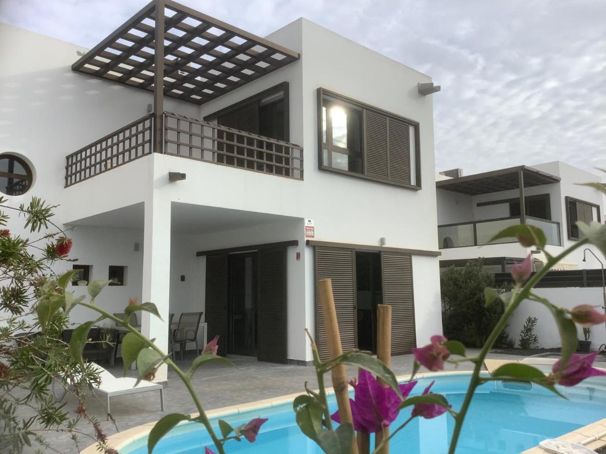 Modern Villa With Sea Views Costa Teguise Exterior photo